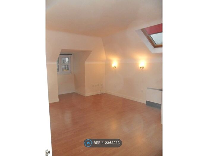 1 Bedroom Flat To Rent In The Chambers, Sale, M33