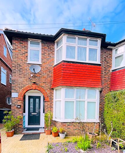 4 Bedroom Semi Detached House For Sale In Quantock Gardens, London, NW2