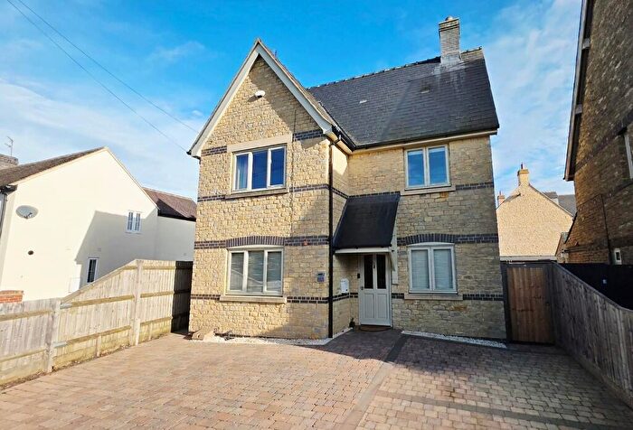 4 Bedroom Detached House To Rent In Halse Road, Brackley, NN13