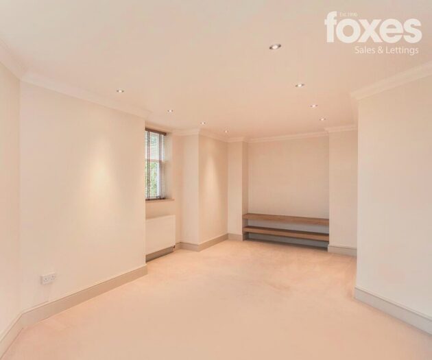 2 Bedroom Apartment To Rent In Pirbright House, West Cliff Gardens, Bournemouth, Dorset, BH2