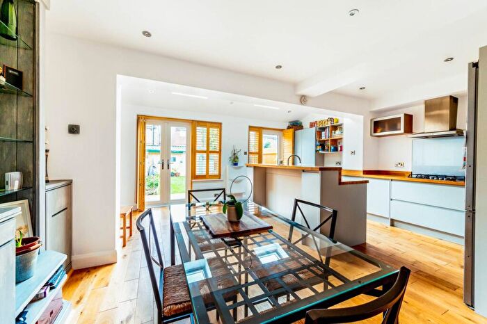 3 Bedroom Semi-Detached House To Rent In Davidson Road, Croydon, CR0