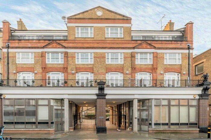 3 Bedroom Property To Rent In Bromells Road, London, SW4