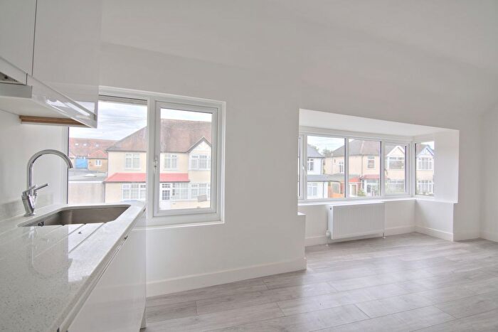 2 Bedroom Flat To Rent In Langdale Avenue, Mitcham, CR4