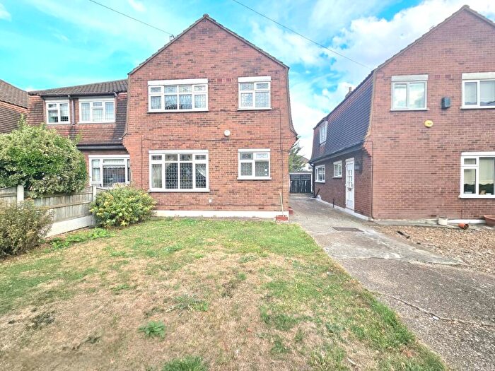 3 Bedroom Semi-Detached House To Rent In Fairoak Gardens, Romford, RM1