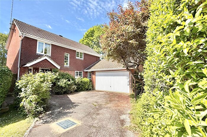 4 Bedroom Detached House For Sale In Ashlea, Hook, Hampshire, RG27