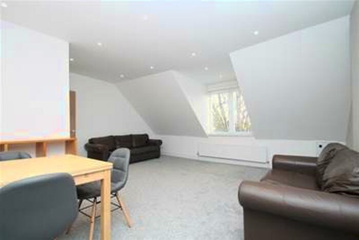 2 Bedroom Flat To Rent In Westmoreland Road, Bromley, BR2