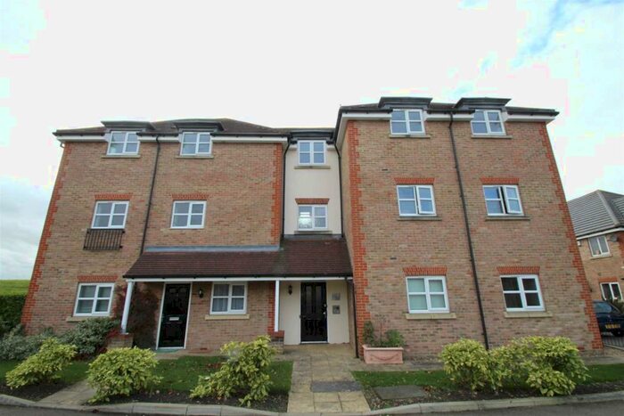 1 Bedroom Flat To Rent In Summerleas Close, Adeyfield, Hemel Hempstead, HP2