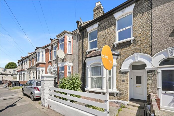 4 Bedroom Terraced House To Rent In Buckingham Road, Ilford, IG1