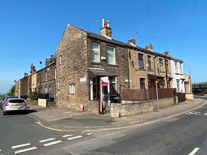 2 Bedroom Terraced House To Rent In Holme Lane, Bradford, West Yorkshire, BD4