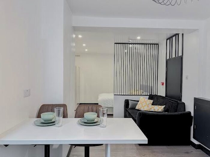 Studio To Rent In Stoke Newington High Street, London, N16