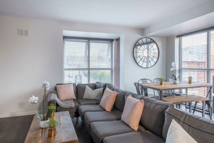 6 Bedroom Flat To Rent In Flat, Church Street, Nottingham, NG7