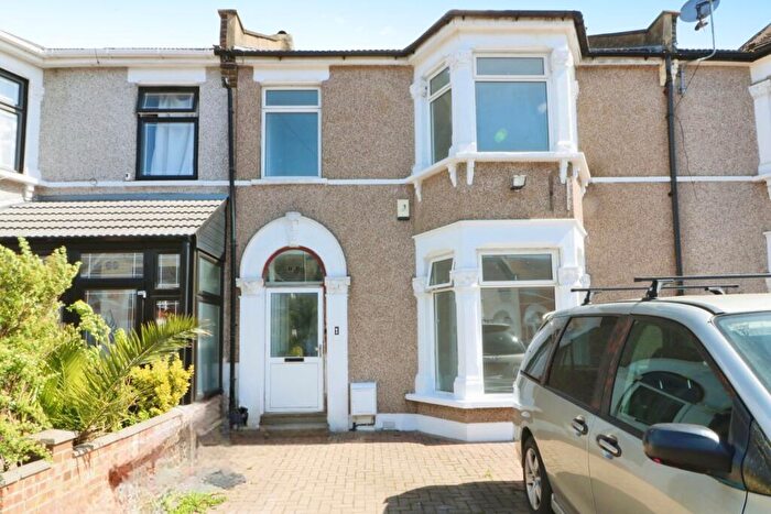 4 Bedroom Terraced House To Rent In Kingswood Road, Ilford, IG3