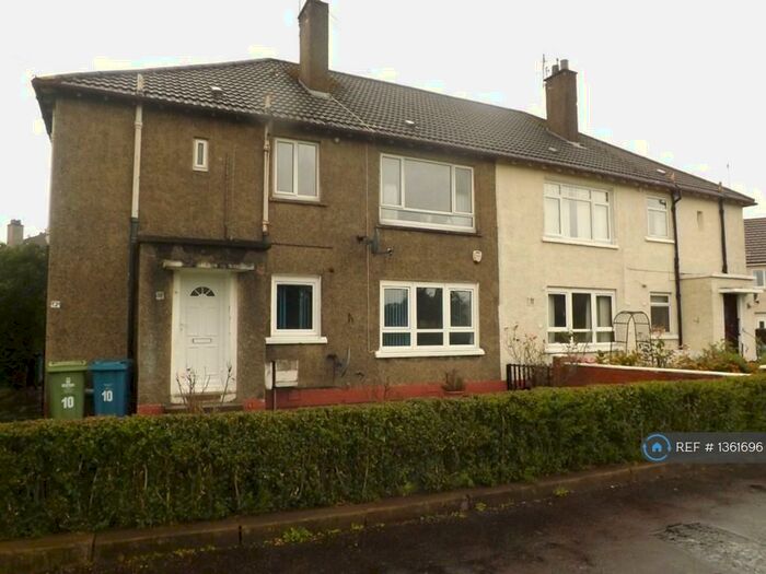 3 Bedroom Flat To Rent In Dowrie Crescent, Glasgow, G53