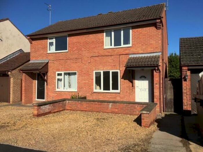 2 Bedroom Semi-Detached House To Rent In Baldwin Grove, Bourne, PE10