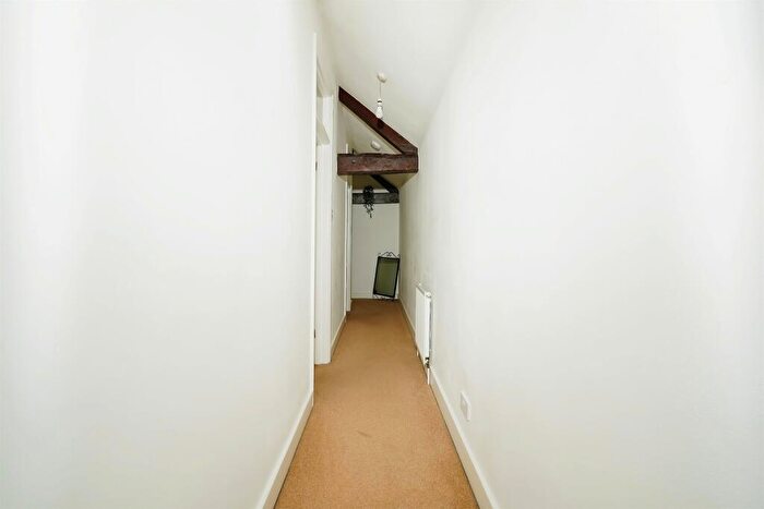 2 Bedroom Barn Conversion For Sale In Priory Lane, Bicester, OX26