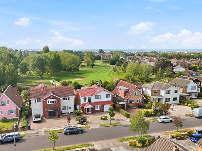4 Bedroom Detached House For Sale In Wyatts Drive, Thorpe Bay, Essex, SS1