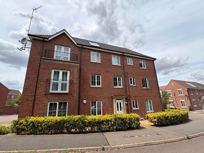 2 Bedroom Apartment For Sale In Cable Crescent, Woburn Sands, MK17