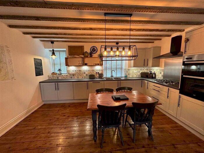 2 Bedroom Cottage For Sale In Castle Terrace, Dolwyddelan, LL25