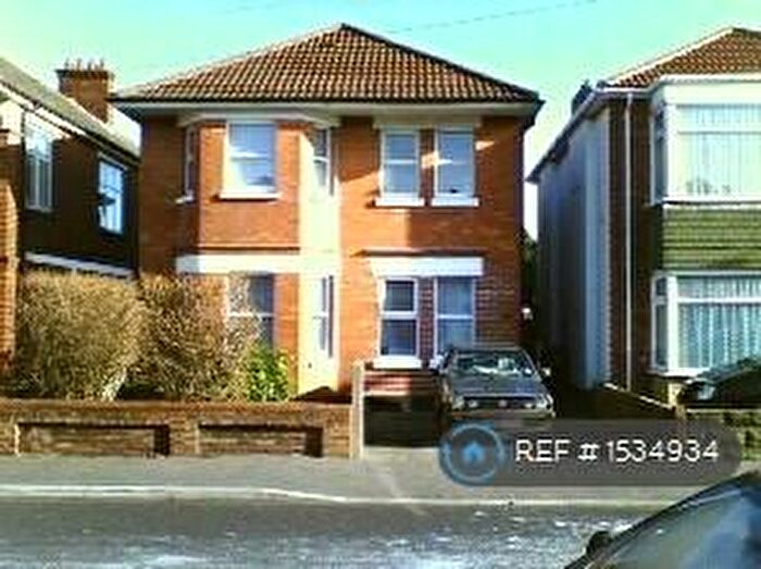 6 Bedroom Detached House To Rent In Bengal Road, Bournemouth, BH9