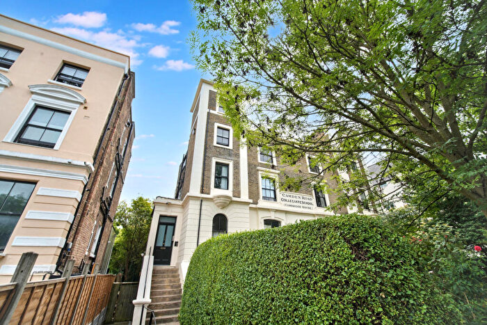 Flat For Sale In Flat Cambridge House, - Camden Road, London, N7