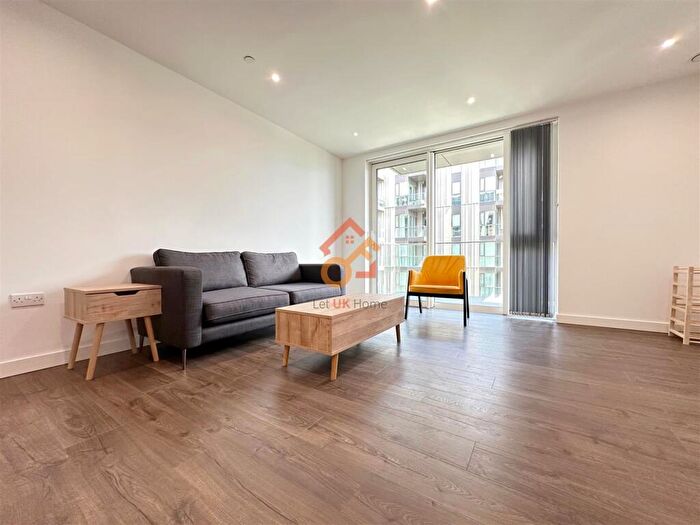 2 Bedroom Flat To Rent In Hartingtons Court, Coster Avenue, Woodberry Down, London, N4