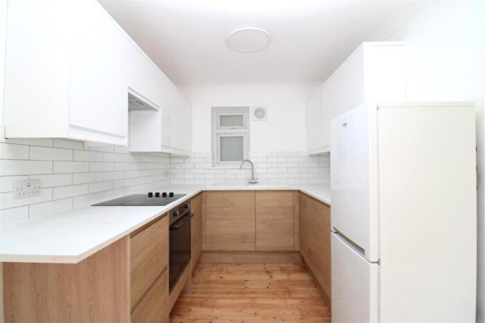 3 Bedroom Apartment To Rent In Norfolk Square, Brighton, BN1