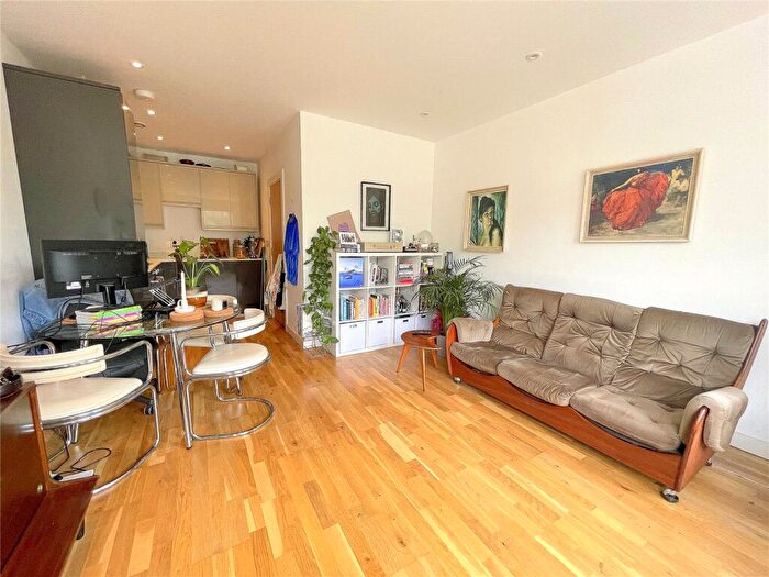 2 Bedroom Apartment To Rent In Coronation Road, Southville, Bristol, BS3