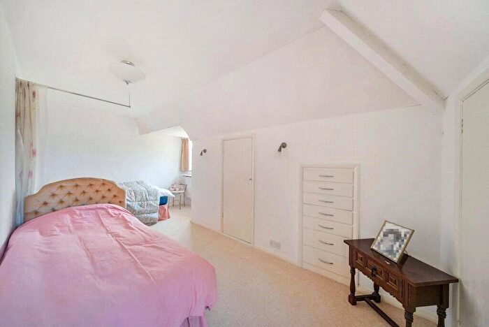 3 Bedroom Detached House For Sale In Woodstock, West Clandon, GU4