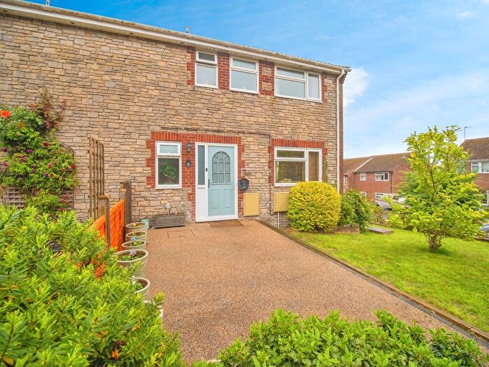 4 Bedroom Link Detached House For Sale In Brookside Close, Preston, Weymouth, Dorset, DT3