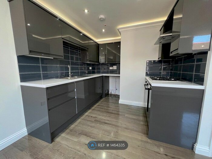 2 Bedroom Flat To Rent In Cathays, Cardiff, CF24