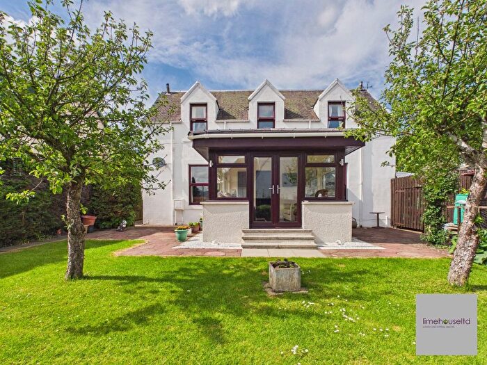 3 Bedroom Detached House For Sale In Southcroft Way, Biggar, ML12