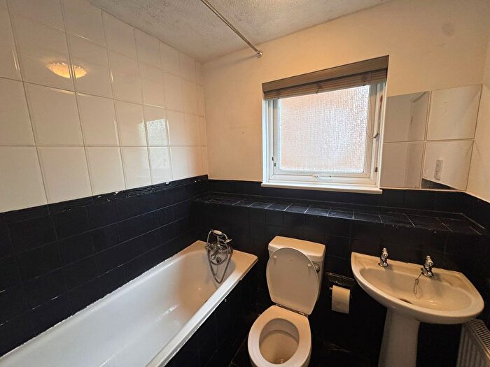 1 Bedroom Flat To Rent In Pennycroft, Pixton Way, Croydon, Surrey, CR0