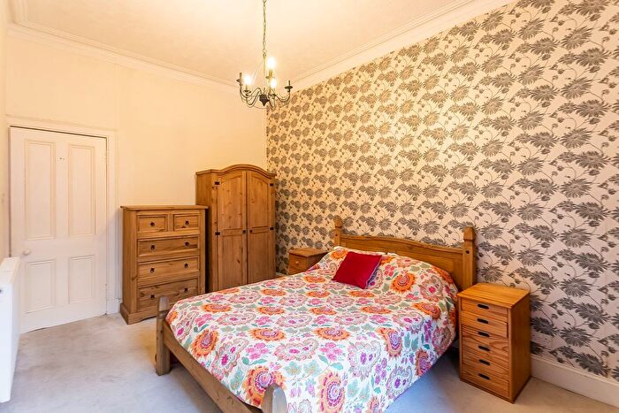 2 Bedroom Flat For Sale In Fairlie Park Drive, Glasgow, G11