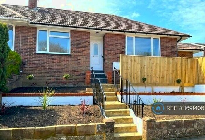 3 Bedroom Bungalow To Rent In Dean Gardens, Portslade, Brighton, BN41