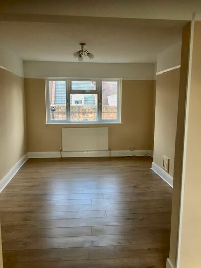 1 Bedroom Flat To Rent In St. Marys Lane, Upminster, Havering, RM14