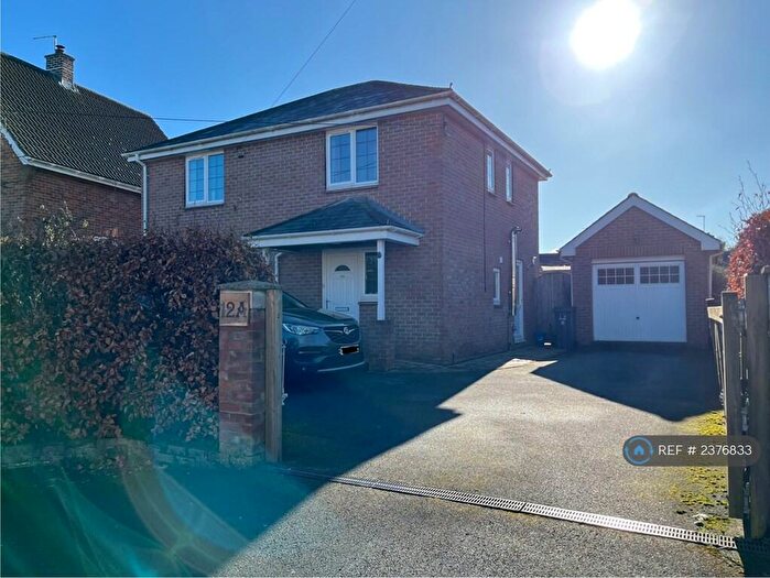 3 Bedroom Detached House To Rent In Grove Road, Exeter, EX5