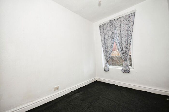 3 Bedroom End Of Terrace House For Sale In Matlock Road, Sheffield, South Yorkshire, S6
