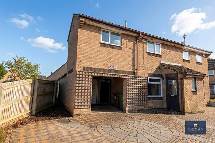 2 Bedroom Semi-Detached House For Sale In Yardley Way, Grimsby, DN34