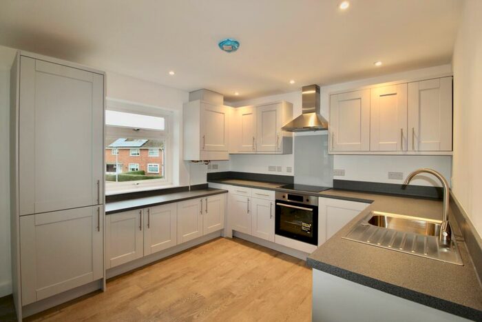 2 Bedroom Flat To Rent In Thistle Drive, Stanground, Peterborough, PE2