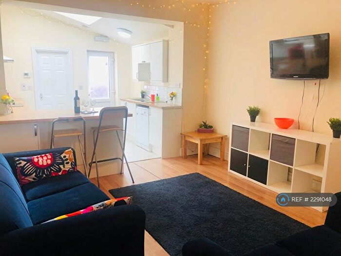 5 Bedroom Terraced House To Rent In Pomona Street, Sheffield, S11