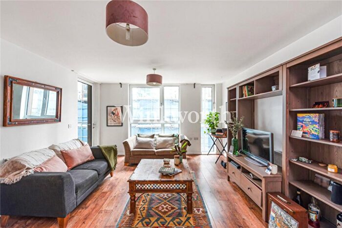 2 Bedroom Apartment For Sale In Coppermill Heights, Daneland Walk, London, N17