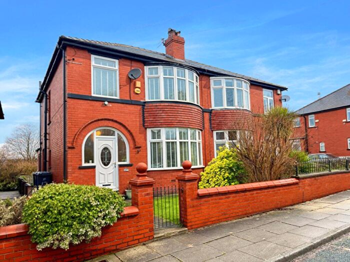 3 Bedroom Semi Detached House For Sale In Seedfield Road, Walmersley, Bury, BL9