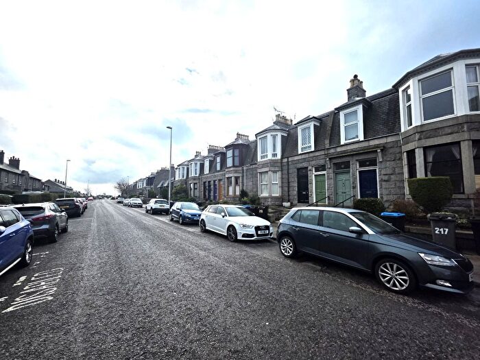 3 Bedroom Flat To Rent In Clifton Road, Hilton, Aberdeen, AB24