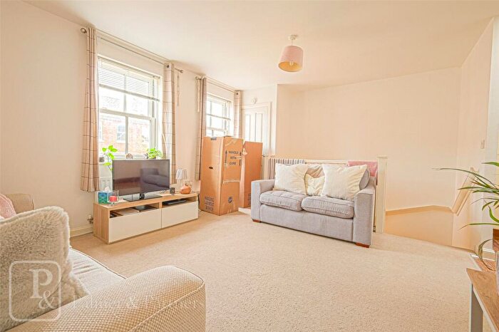 2 Bedroom Coach House To Rent In Hussar Close, Colchester, Essex, CO2