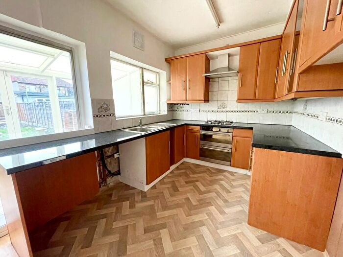 3 Bedroom Terraced House To Rent In Avondale Road, London, E17