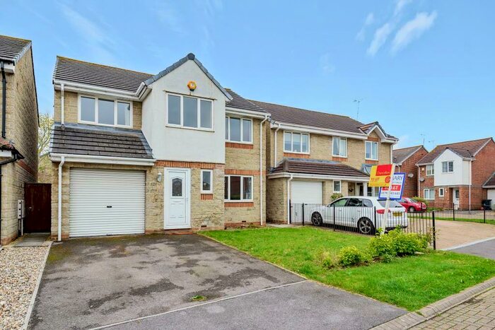 4 Bedroom Detached House To Rent In Bankfoot Close, Shaw, SN5