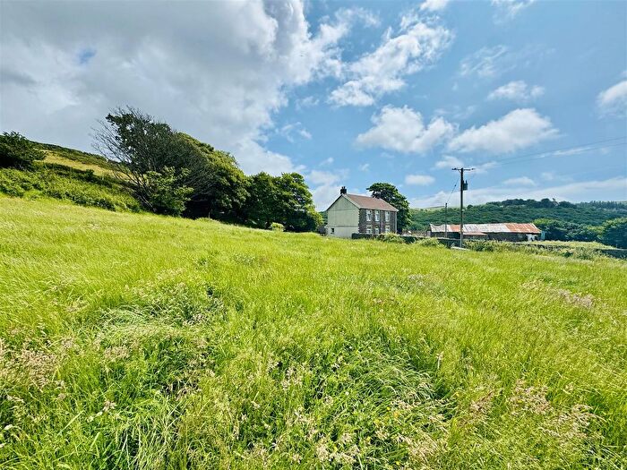 4 Bedroom Farm For Sale In Eaglesbush, Cimla, SA11