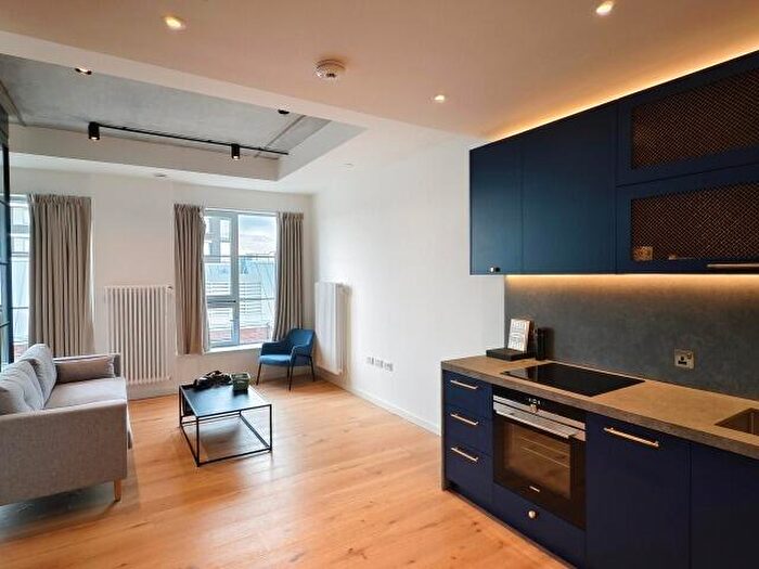 1 Bedroom Flat To Rent In Douglass Tower, Goodluck Hope Walk, E14