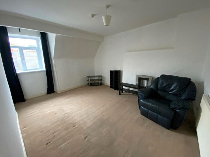 1 Bedroom Flat To Rent In High Street, Barry, The Vale Of Glamorgan., CF62