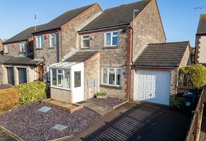 3 Bedroom Semi-Detached House For Sale In Mount Pleasant Road, Cinderford, GL14